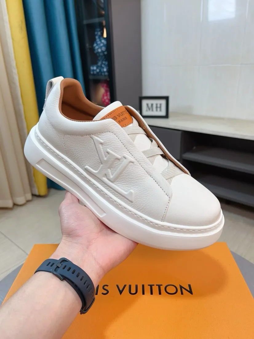 Men's men's shoes 💰480🌸🌸 LV styles are novel and fashionable, and the uppers are made of imported cowhide + LV special materials! Super trendy design! It’s eye-catching! The leather is soft, delicate, shiny and translucent, showing the ultimate hand-made craftsmanship. The leather lining and upper foot are soft, comfortable and breathable! Size: 38-44